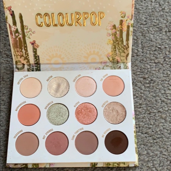 Eye shadow palette from Colour Pop - Picture 2 of 4